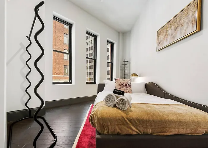 Elegant 2br In The Vibrant Heart Of Apartment