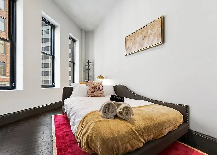 Elegant 2br In The Vibrant Heart Of Apartment
