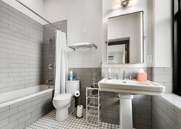 Elegant 2br In The Vibrant Heart Of Apartment Pittsburgh