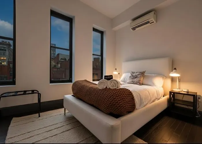 Elegant 2br In The Vibrant Heart Of *